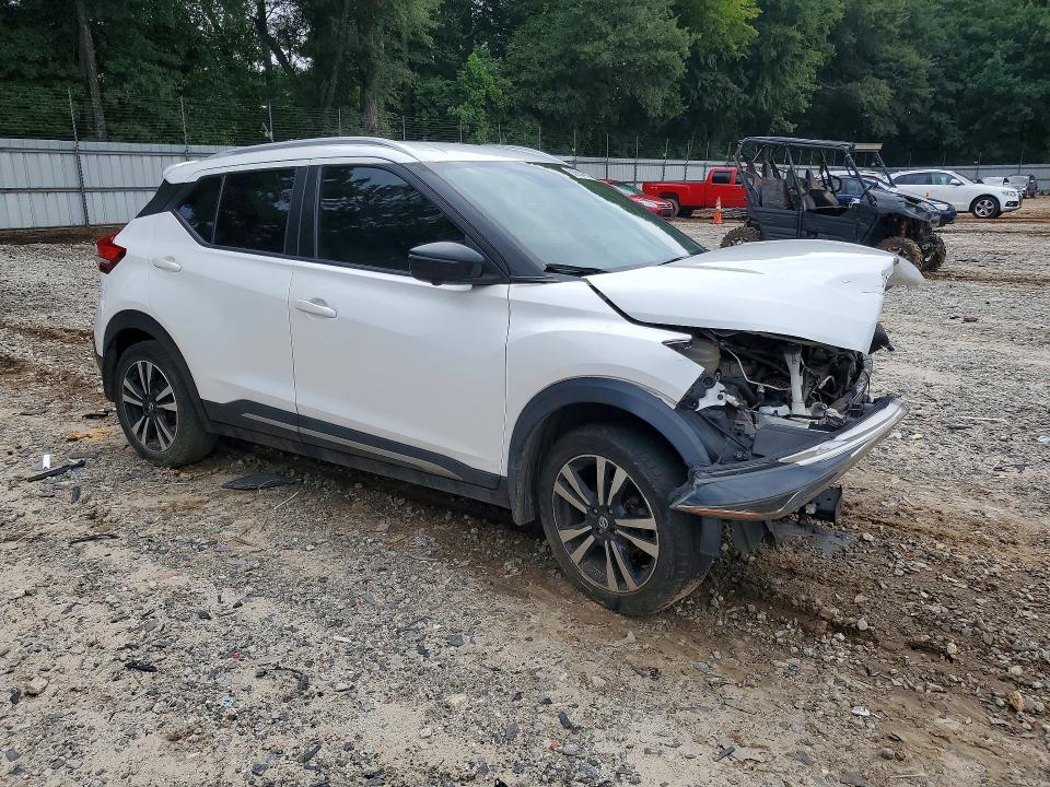 Zdjęcie 4 z aukcji – 2019 NISSAN KICKS z VIN 3N1CP5CU2KL525932