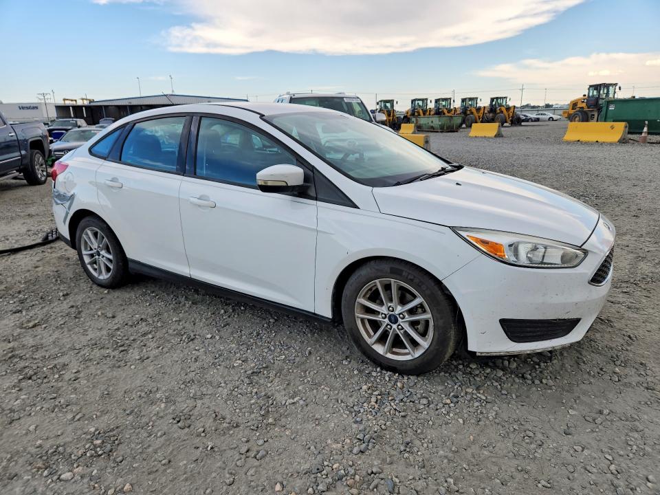 Photo 4 from auction – 2016 FORD FOCUS with VIN 1FADP3F26GL233953