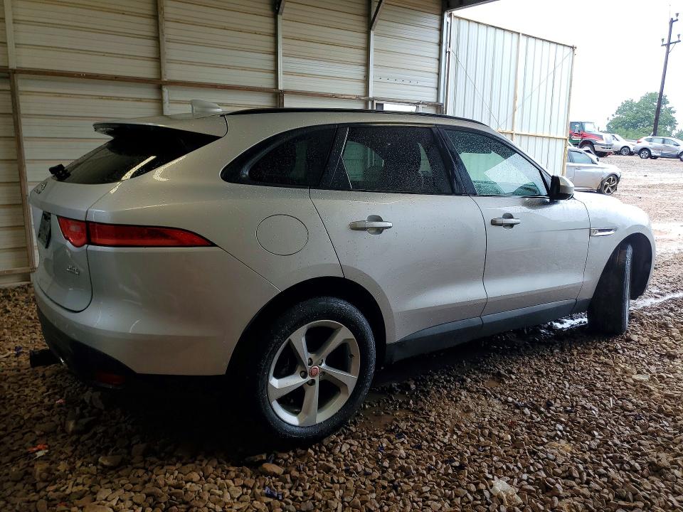 Photo 3 from auction – 2017 JAGUAR F-PACE with VIN SADCJ2BV2HA074142