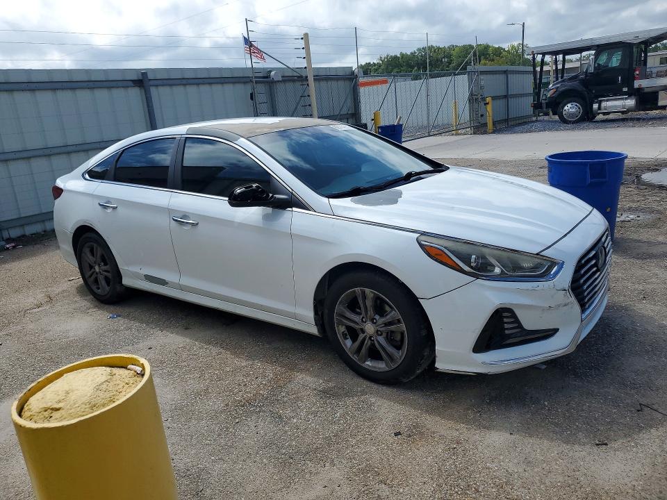 Photo 4 from auction – 2018 HYUNDAI SONATA with VIN 5NPE34AF2JH636799