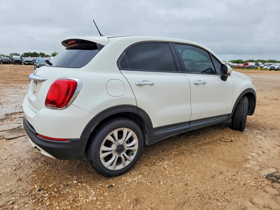 Фото 3 с аукциона – 2016 FIAT 500X с VIN ZFBCFXBT0GP327522