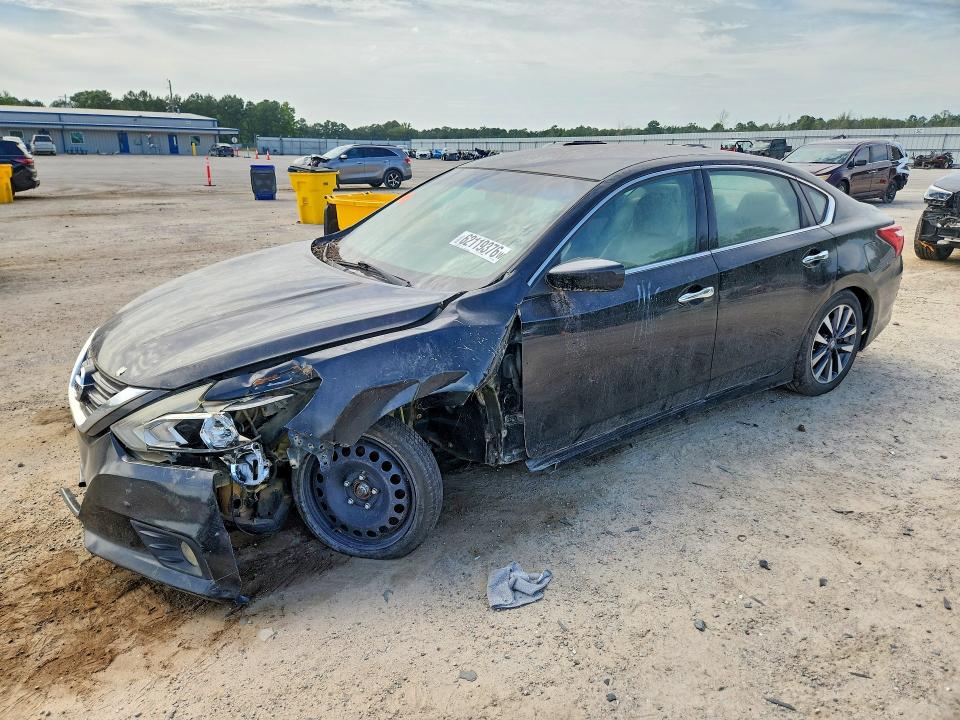 NISSAN ALTIMA 2017 with VIN 1N4AL3AP1HC155598 - Photo from auction