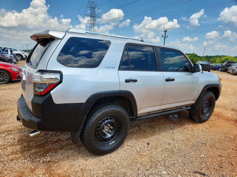 Photo 3 from auction – 2013 TOYOTA 4RUNNER with VIN JTEBU5JR9D5123548