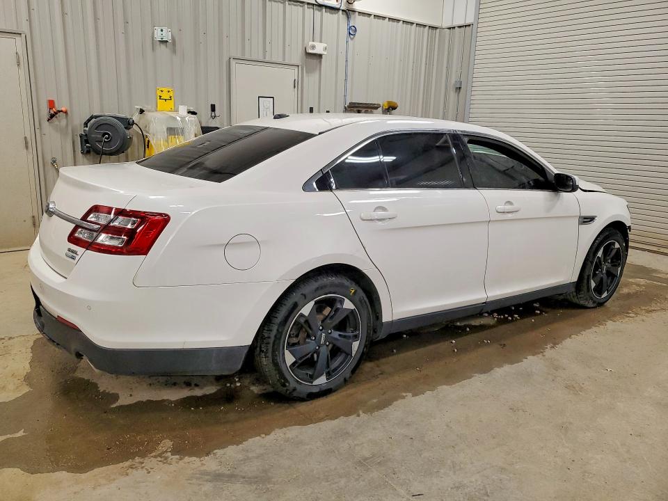 Photo 3 from auction – 2015 FORD TAURUS with VIN 1FAHP2H83FG179998