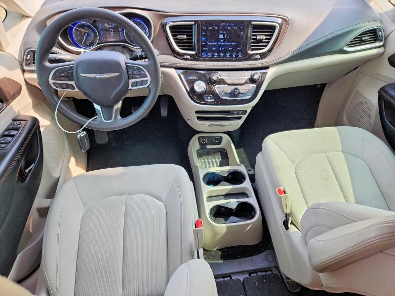 Photo 8 from auction – 2017 CHRYSLER PACIFICA with VIN 2C4RC1DG9HR587697