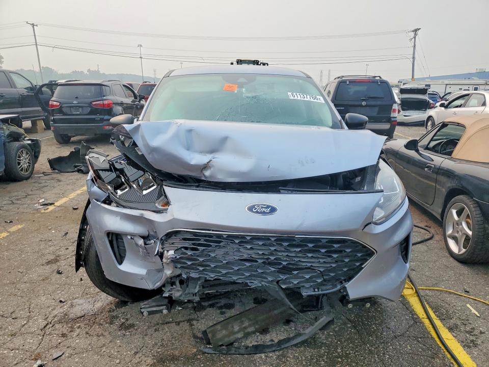 Photo 5 from auction – 2022 FORD ESCAPE with VIN 1FMCU9BZ6NUA62029