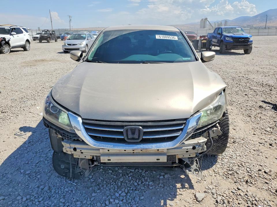 Photo 5 from auction – 2015 HONDA ACCORD with VIN 1HGCR2F52FA132165