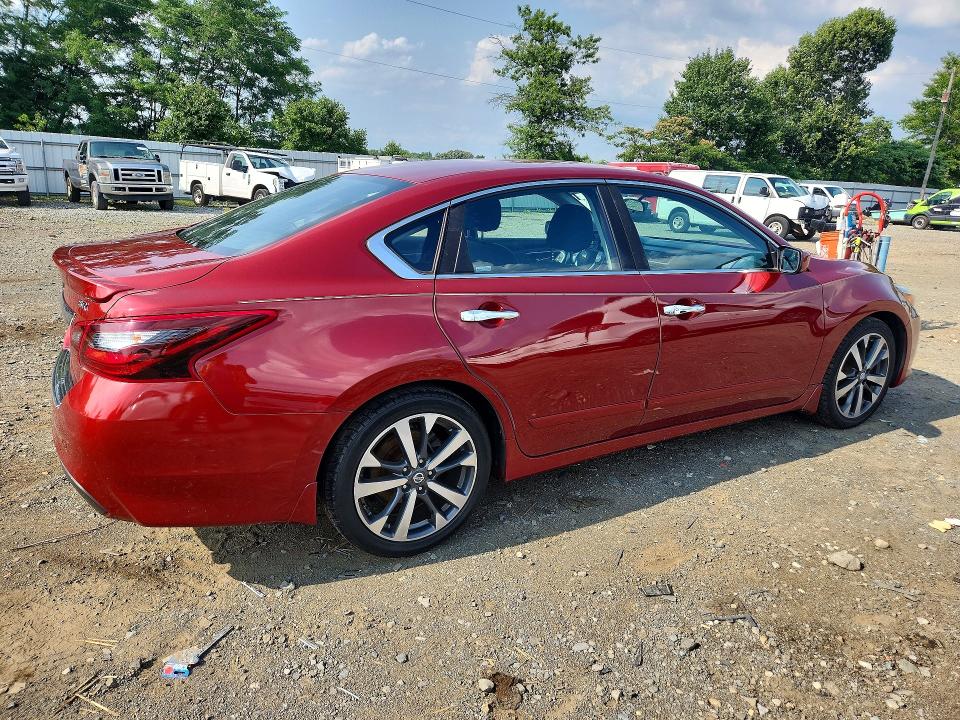 Photo 3 from auction – 2017 NISSAN ALTIMA with VIN 1N4AL3AP1HC137652