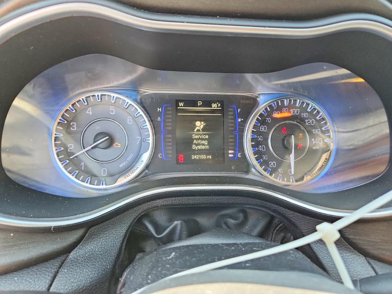 Zdjęcie 9 z aukcji – 2017 CHRYSLER 200 z VIN 1C3CCCFB8HN504099