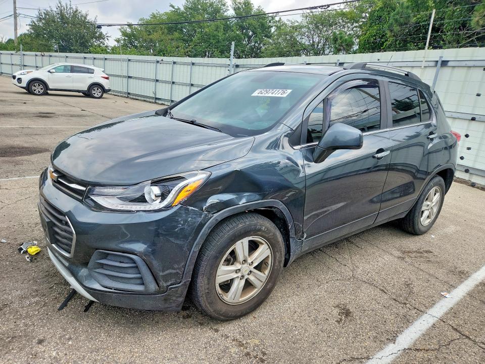 CHEVROLET TRAX 2018 with VIN KL7CJLSB4JB726246 - Photo from auction