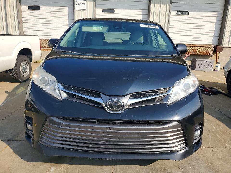 Photo 5 from auction – 2019 TOYOTA SIENNA with VIN 5TDYZ3DC0KS997001
