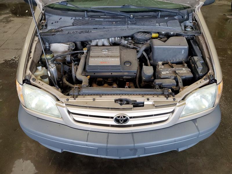 Photo 12 from auction – 2003 TOYOTA SIENNA with VIN 4T3ZF19C93U552914