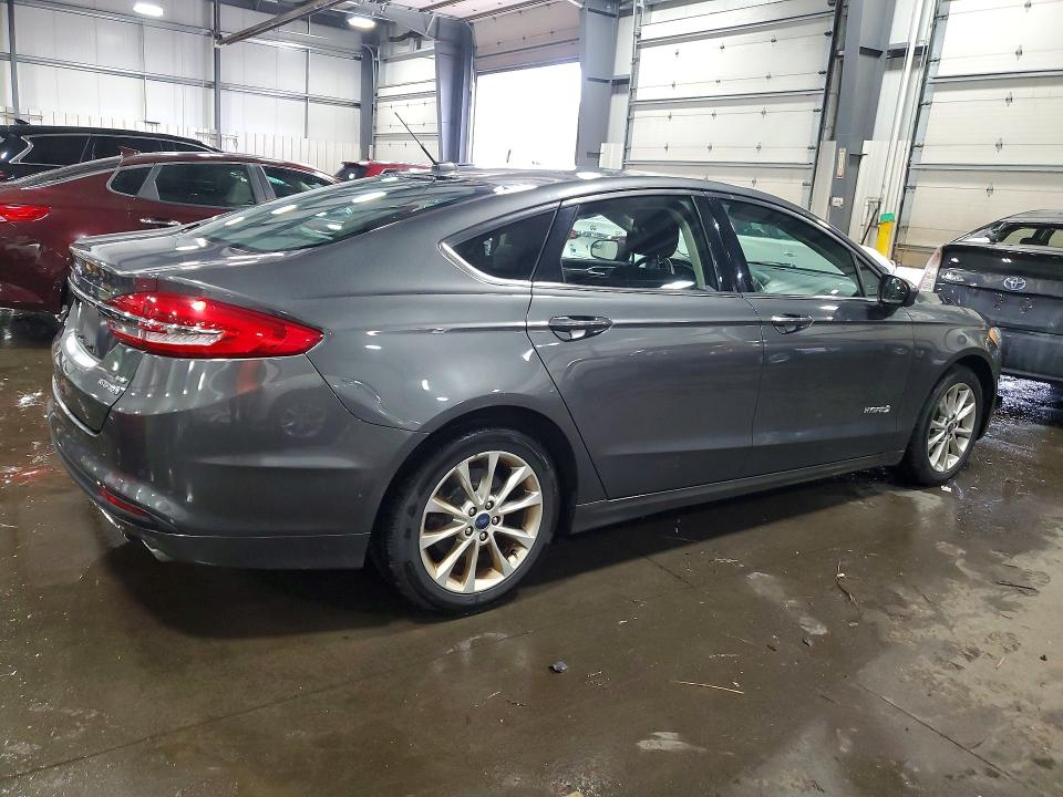 Photo 3 from auction – 2017 FORD FUSION with VIN 3FA6P0LU3HR325750
