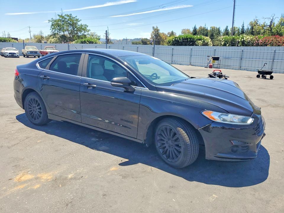 Photo 4 from auction – 2014 FORD FUSION with VIN 3FA6P0LU7ER322829