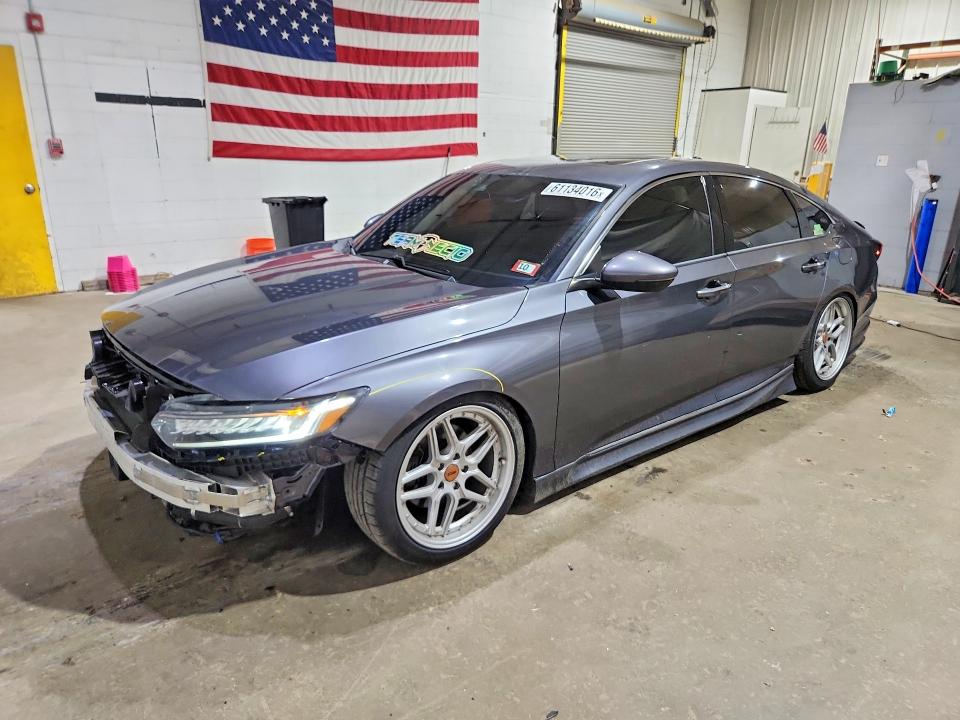 HONDA ACCORD 2018 with VIN 1HGCV2F94JA015811 - Photo from auction