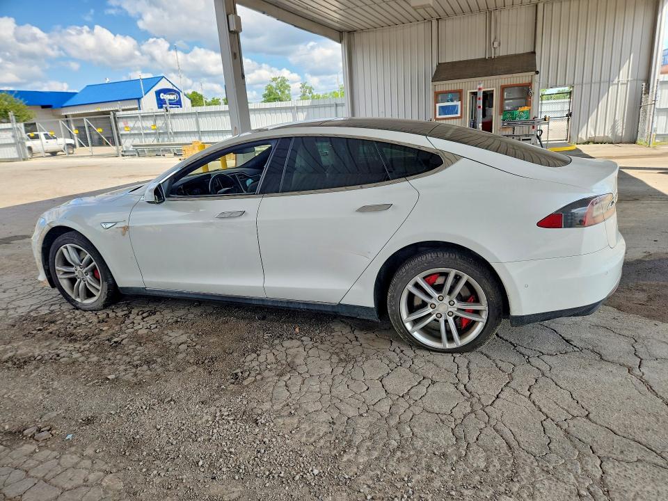 Photo 2 from auction – 2016 TESLA MODEL S with VIN 5YJSA1E27GF128429