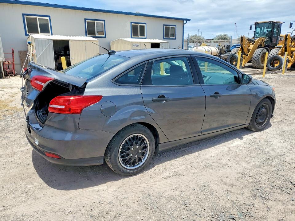 Photo 3 from auction – 2015 FORD FOCUS with VIN 1FADP3E22FL247445