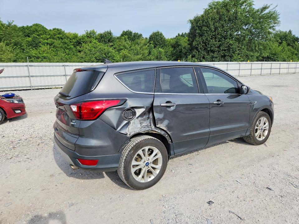 Photo 3 from auction – 2019 FORD ESCAPE with VIN 1FMCU9GD7KUC07071