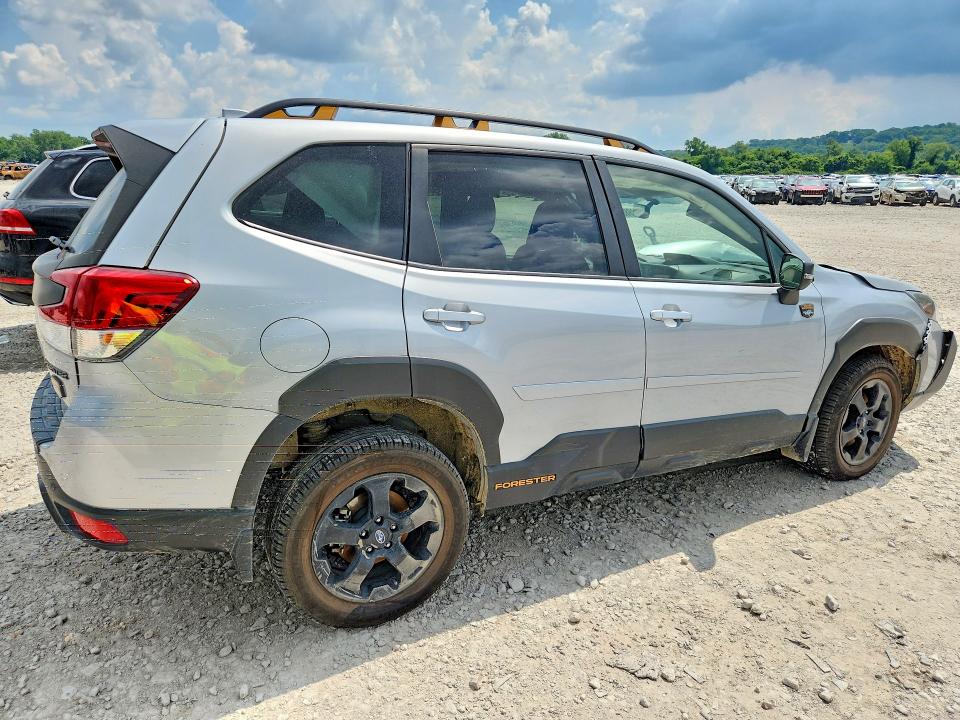 Photo 3 from auction – 2022 SUBARU FORESTER with VIN JF2SKAMC6NH514846