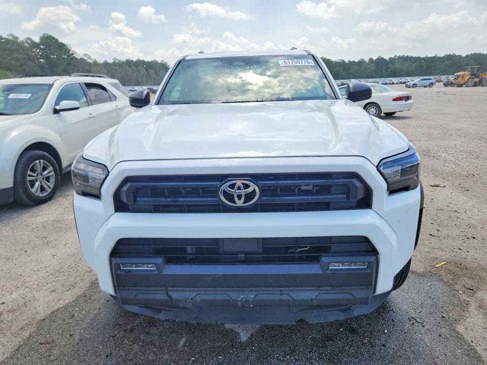 Photo 5 from auction – 2025 TOYOTA 4RUNNER with VIN JTEVA5AR4S5001537