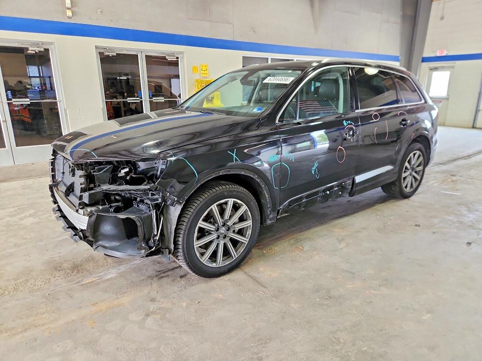 AUDI Q7 2018 с VIN WA1LAAF70JD031404 - Фото с аукциона