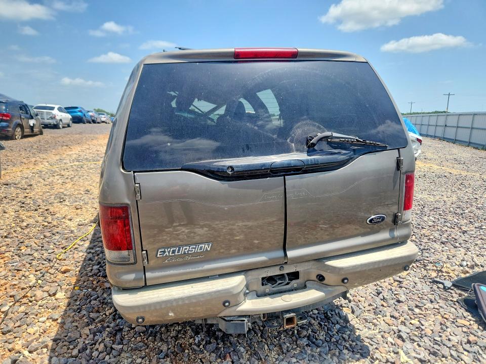 Photo 6 from auction – 2003 FORD EXCURSION with VIN 1FMSU45F83EA42517