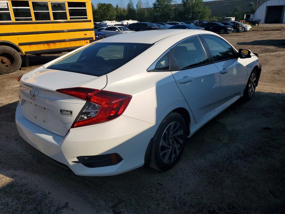 Photo 3 from auction – 2017 HONDA CIVIC with VIN 2HGFC2F86HH030350