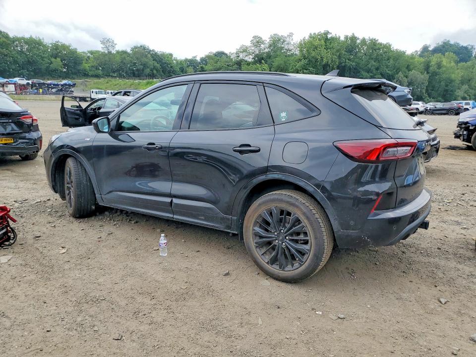 Photo 2 from auction – 2024 FORD ESCAPE with VIN 1FMCU9PA7RUB00215