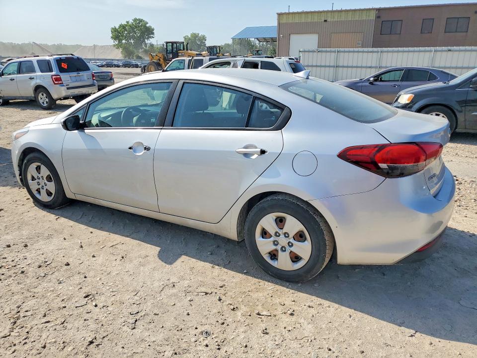 Photo 2 from auction – 2018 KIA FORTE with VIN 3KPFK4A73JE234584