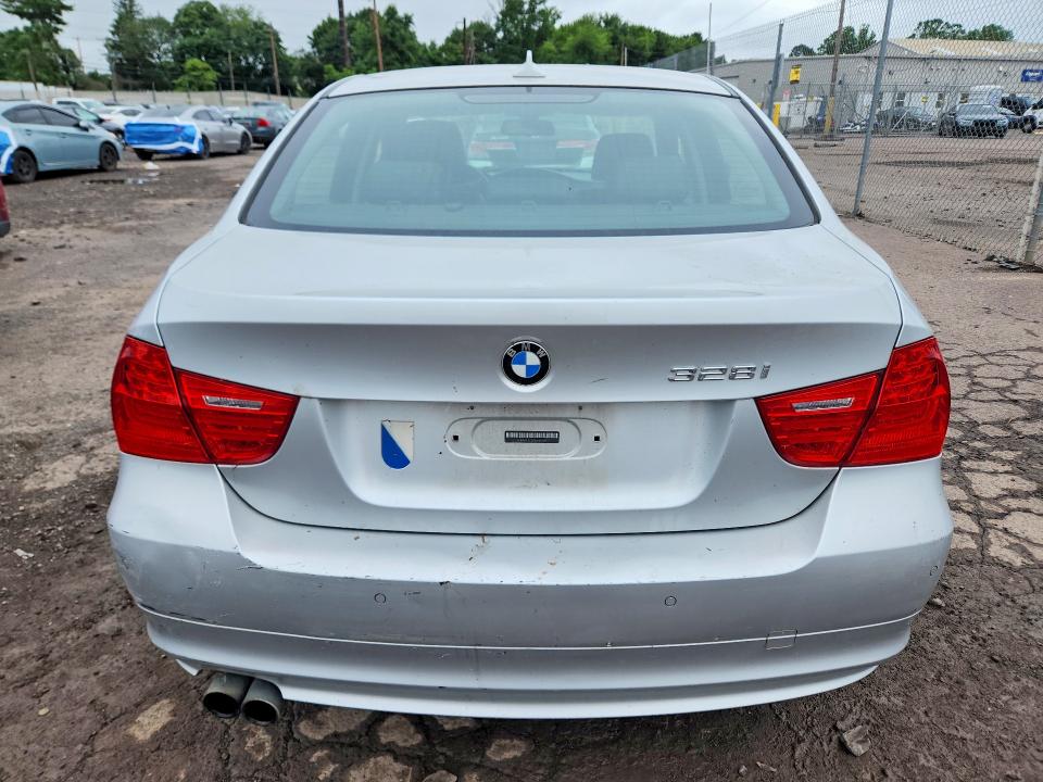 Photo 6 from auction – 2011 BMW 328 with VIN WBAPK7C50BA974127