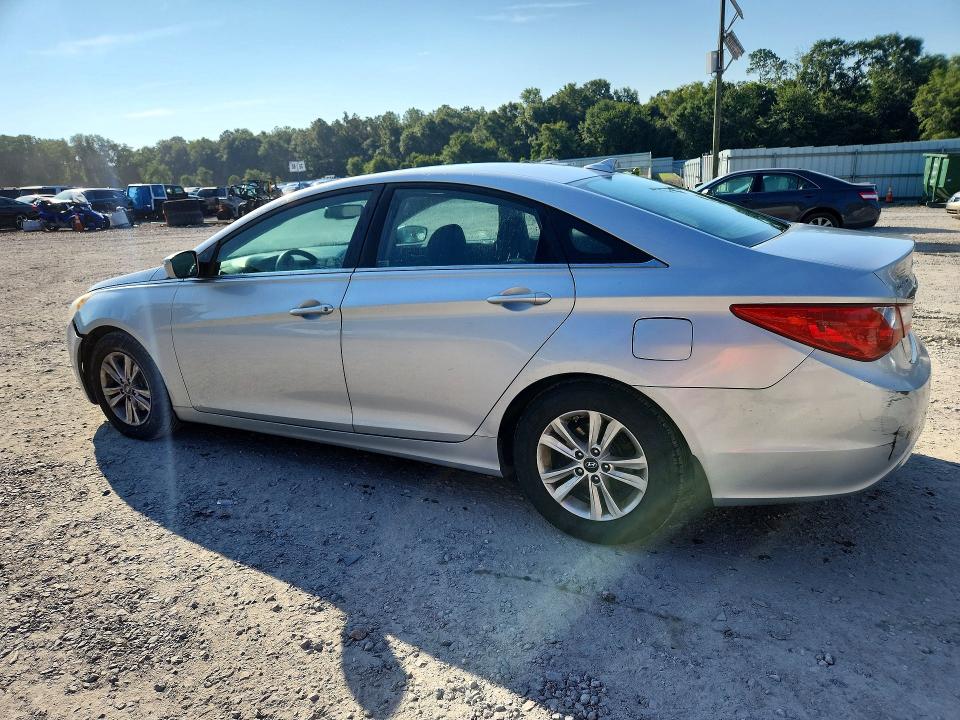 Photo 2 from auction – 2013 HYUNDAI SONATA with VIN 5NPEB4AC1DH680788