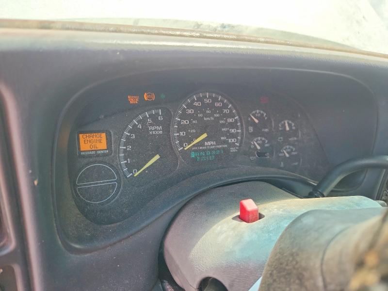 Photo 9 from auction – 2001 GMC NEW SIERRA with VIN 2GTEC19T711125003