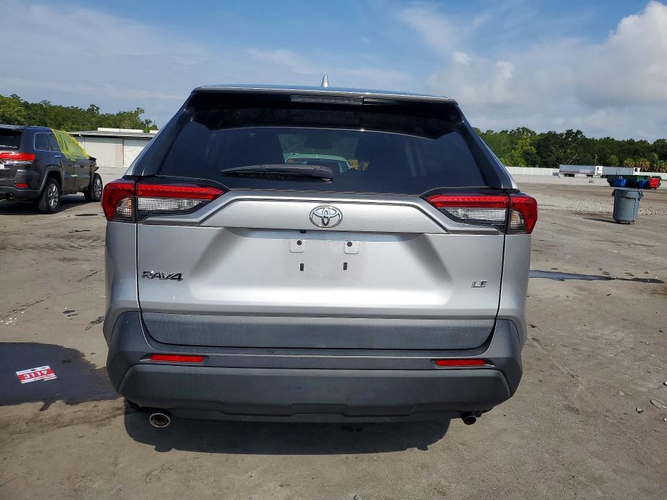 Photo 6 from auction – 2022 TOYOTA RAV4 with VIN 2T3H1RFV1NW224131