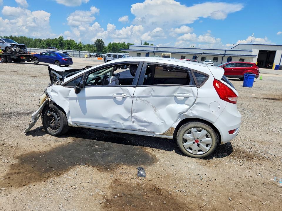 Zdjęcie 2 z aukcji – 2013 FORD FIESTA z VIN 3FADP4EJ2DM150545