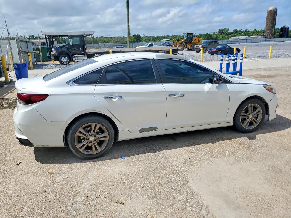 Photo 3 from auction – 2018 HYUNDAI SONATA with VIN 5NPE34AF2JH636799