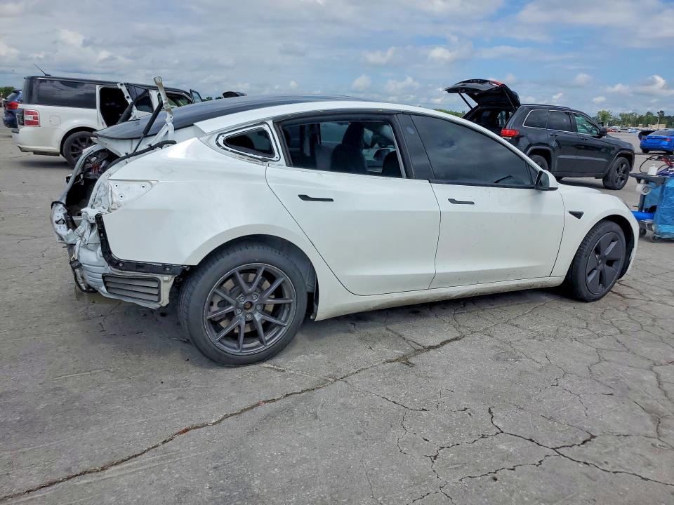 Foto 3 de la subasta – 2023 TESLA MODEL 3 con VIN 5YJ3E1EB5PF388143