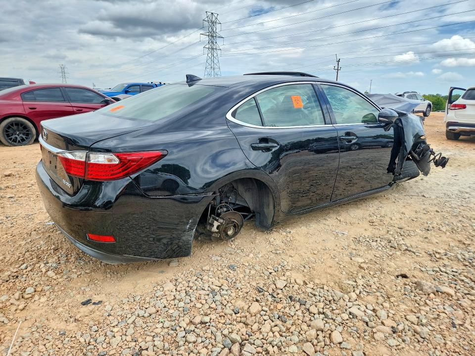 صورة رقم 3 من المزاد - 2015 LEXUS ES مع VIN JTHBK1GGXF2193006