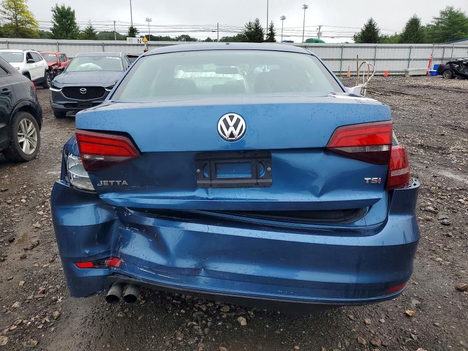 Photo 6 from auction – 2017 VOLKSWAGEN JETTA with VIN 3VW2B7AJ8HM331403