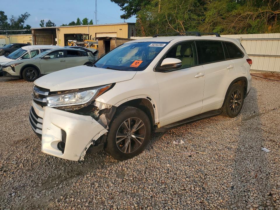 TOYOTA HIGHLANDER 2017 with VIN 5TDBZRFH4HS452610 - Photo from auction