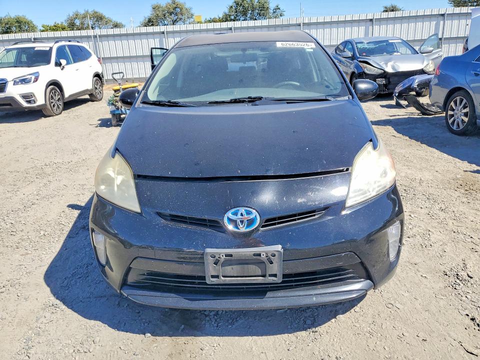 Photo 5 from auction – 2013 TOYOTA PRIUS with VIN JTDKN3DU7D1655989
