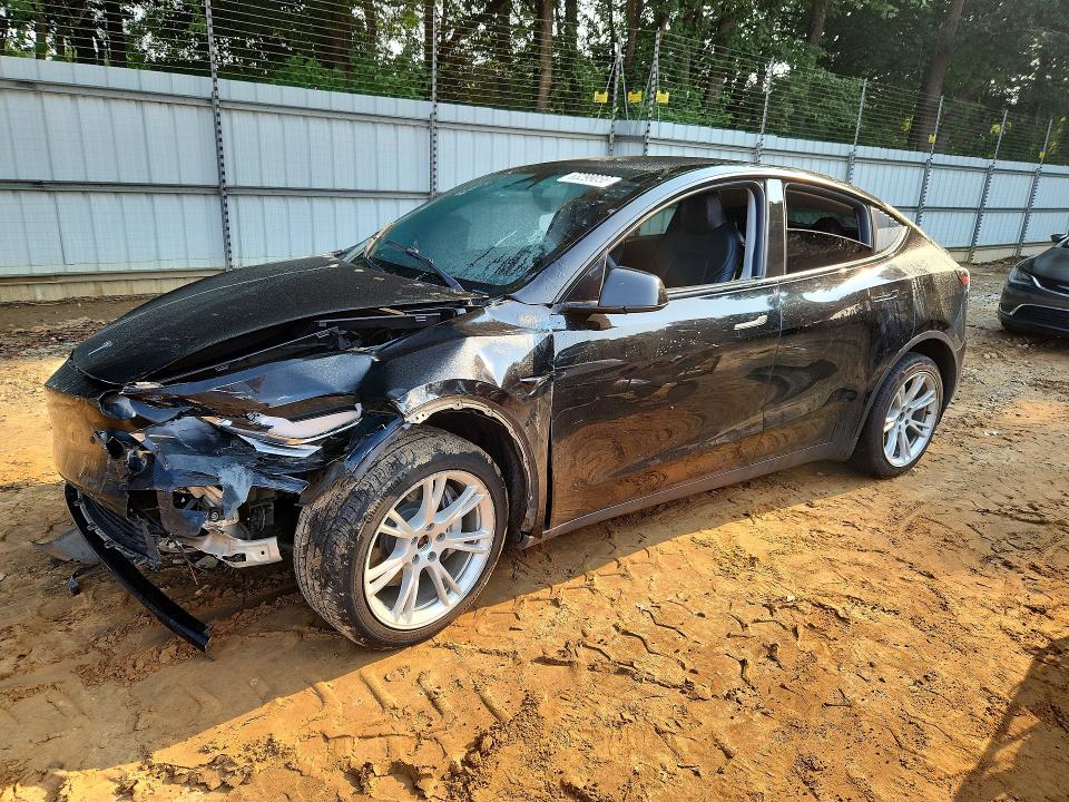TESLA MODEL Y 2023 z numerem VIN 7SAYGDEE8PA127844 - Zdjęcie z aukcji