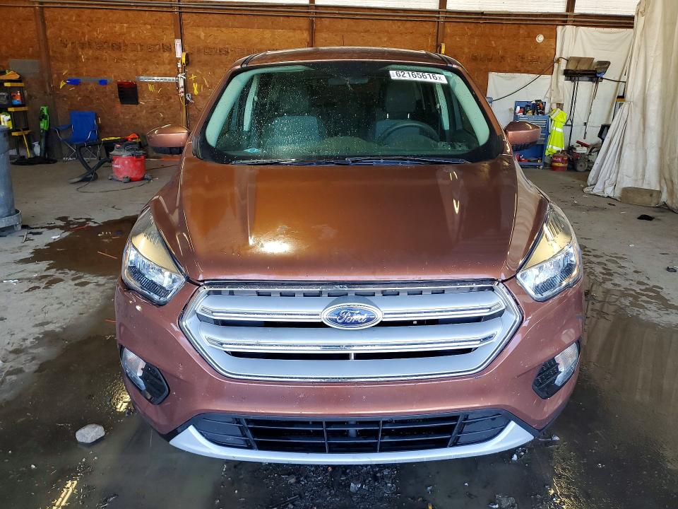 Photo 5 from auction – 2017 FORD ESCAPE with VIN 1FMCU9GD3HUB48576