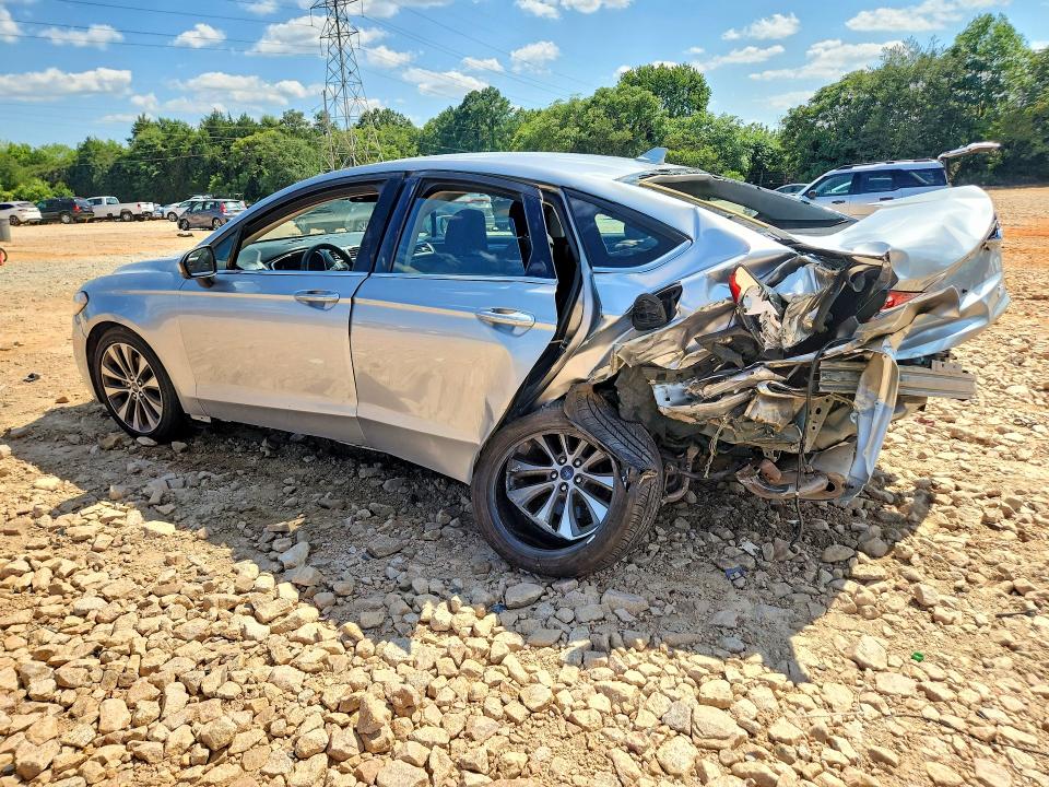 Снимка 2 от търг – 2020 FORD FUSION с VIN 3FA6P0T90LR156162