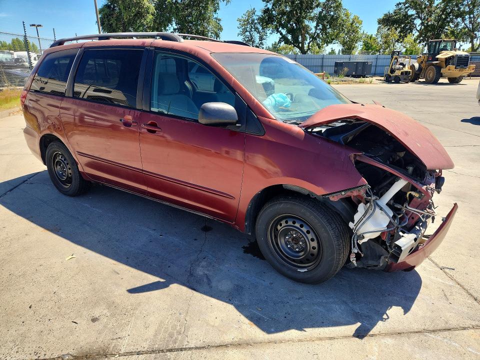 Photo 4 from auction – 2004 TOYOTA SIENNA with VIN 5TDZA23C24S038158