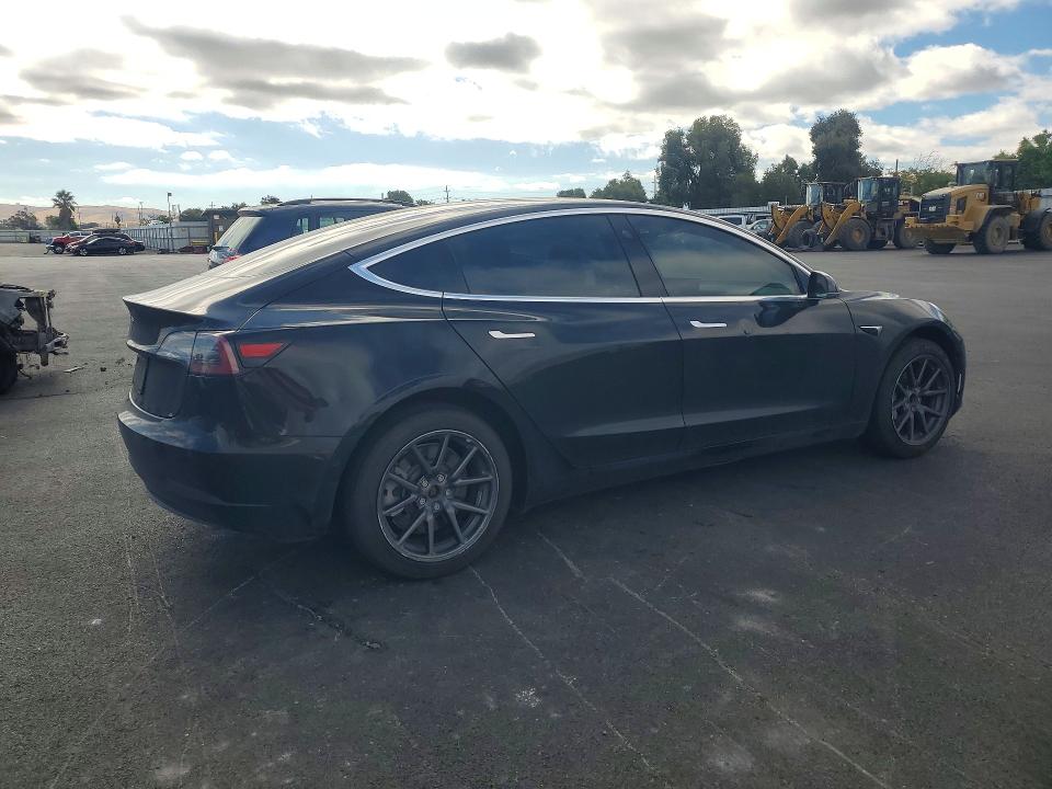 Photo 3 from auction – 2019 TESLA MODEL 3 with VIN 5YJ3E1EA9KF398416