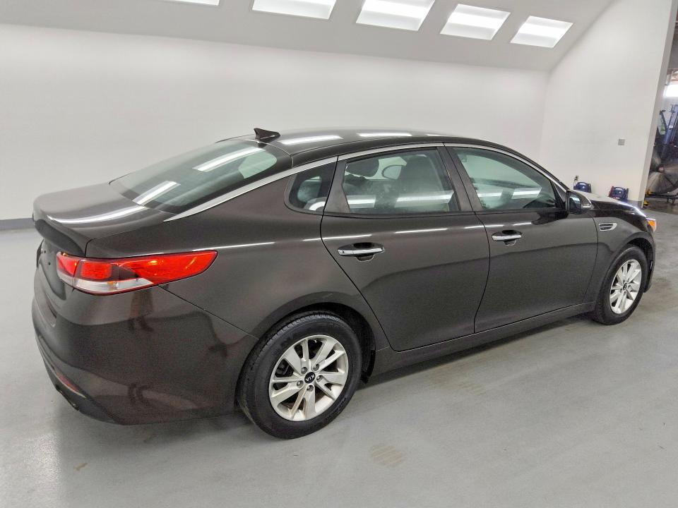 Photo 3 from auction – 2018 KIA OPTIMA with VIN KNAGT4L32J5238985