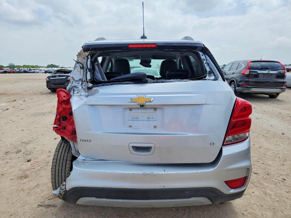 Photo 6 from auction – 2019 CHEVROLET TRAX with VIN KL7CJLSB0KB756779