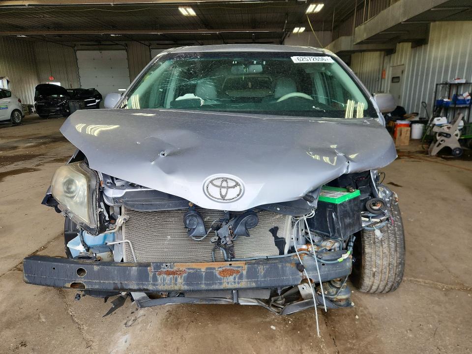 Photo 5 from auction – 2011 TOYOTA SIENNA with VIN 5TDDK3DC6BS029911