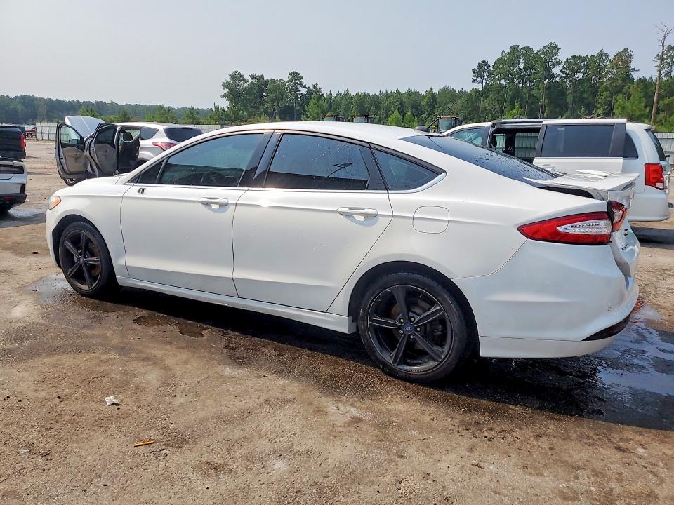 Photo 2 from auction – 2016 FORD FUSION with VIN 3FA6P0H73GR323434
