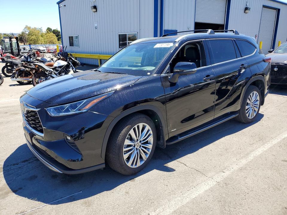 2025 TOYOTA HIGHLANDER HYBRID - Търг №61807396